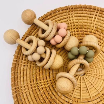 Hochet en Bois Naturel et Silicone