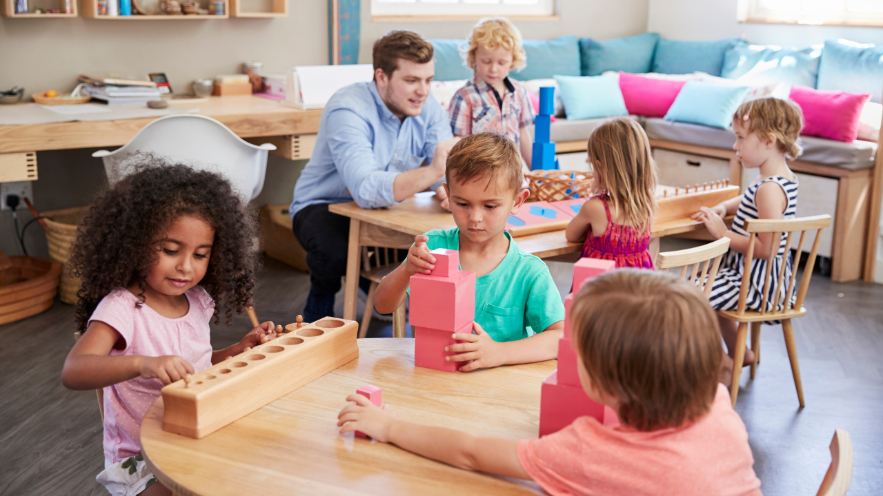 Comment encourager votre enfant à apprendre en jouant ?