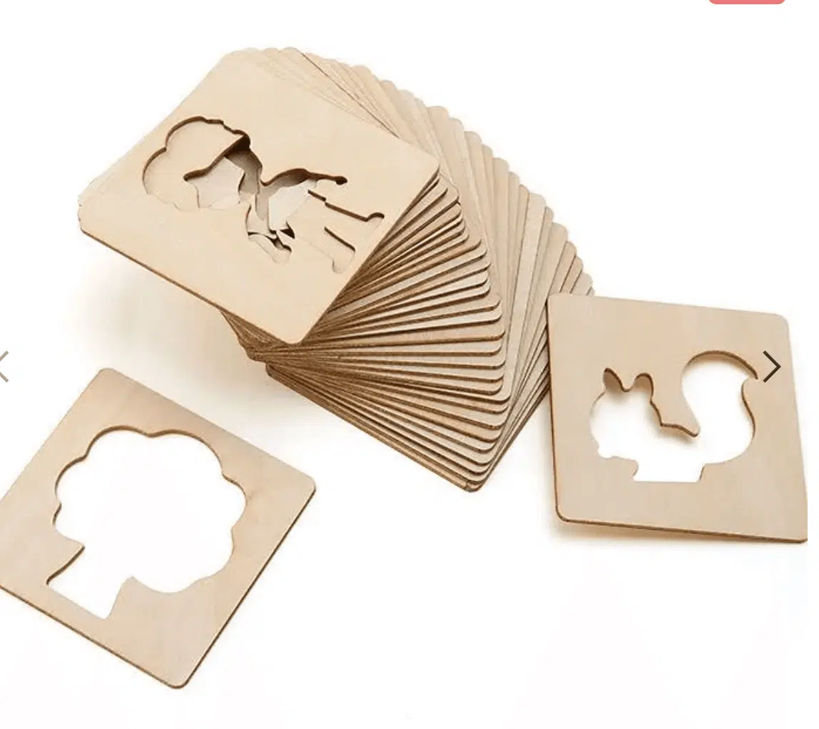 Jeu de Pochoirs en Bois – L’outil Idéal pour l’Initiation au Dessin des Enfants