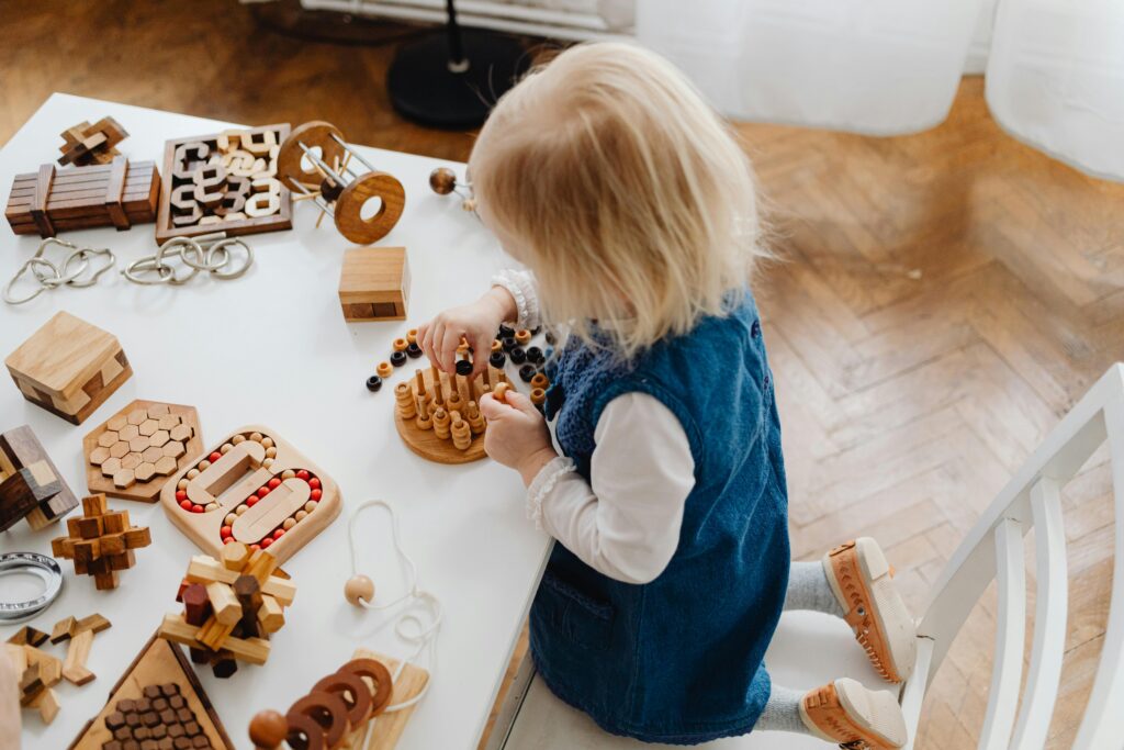 matériel éducatif motricité fine enfant 3 ans