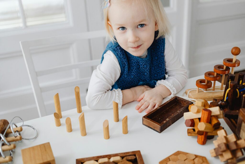 jouets Montessori bébé développement sensoriel